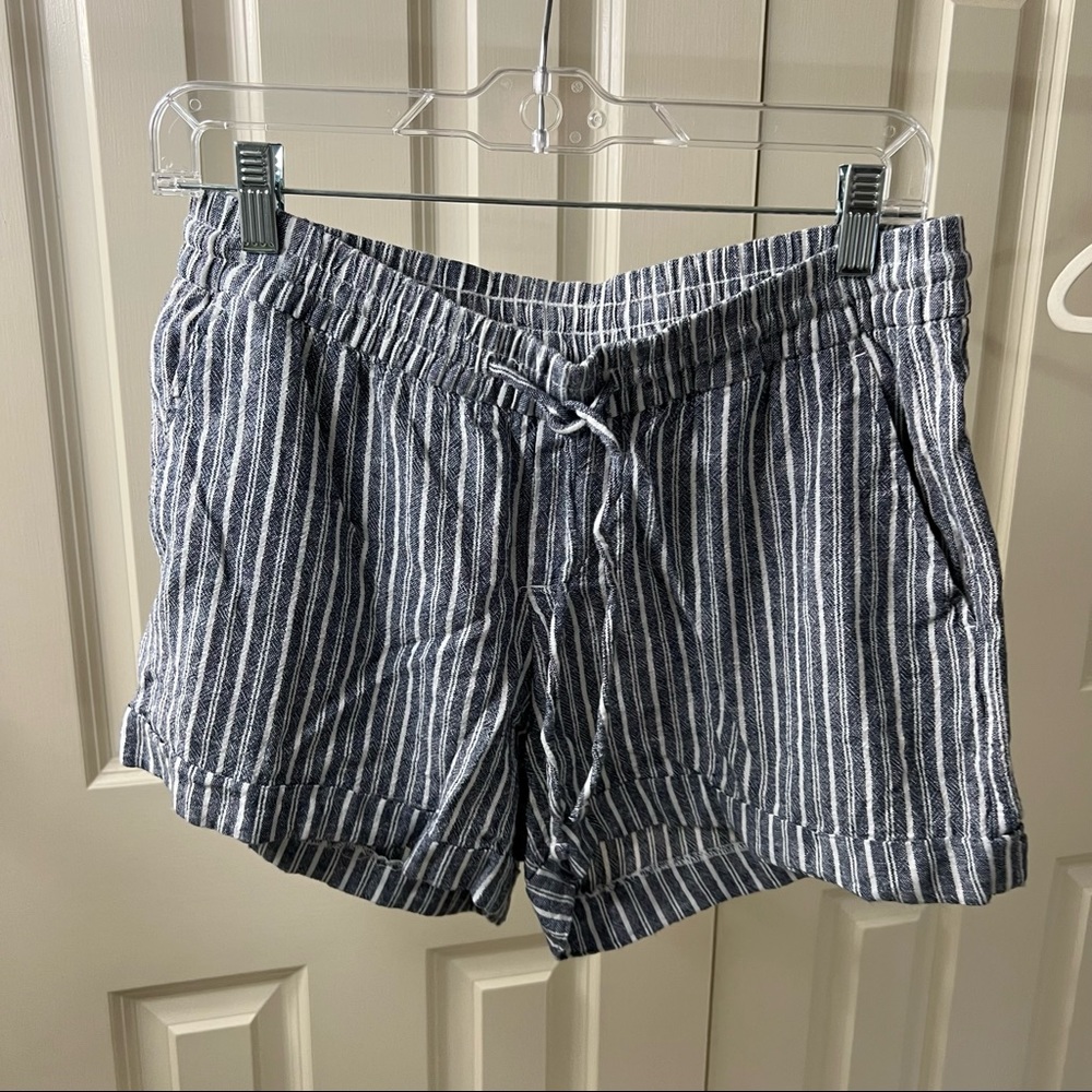 Draw string linen shorts